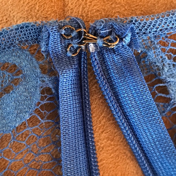 *SOLD* Beautiful BB Dakota Royal Blue Short Lace Dress {ModCloth / Size 8 / EUC} - Picture 4 of 7